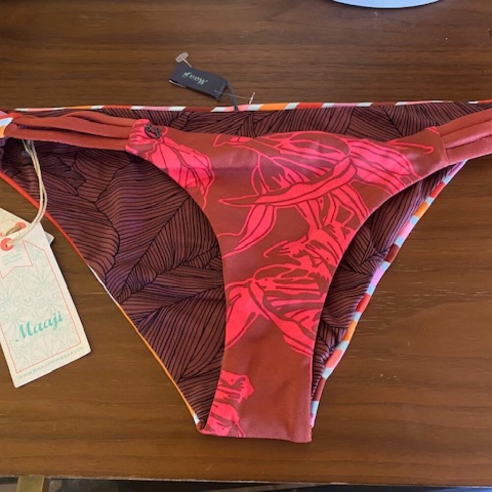 NEW Maaji Reversible swimsuit bottoms new with tags - Size Medium-Large